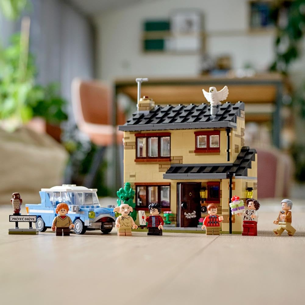 House and Flying Car Toy with Minifigures F819