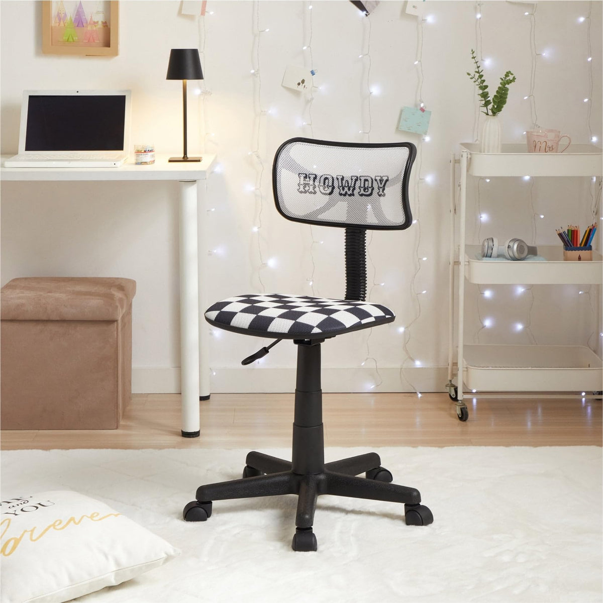 Swivel Desk Chair with Mesh Back and Cushioned Seat D716456