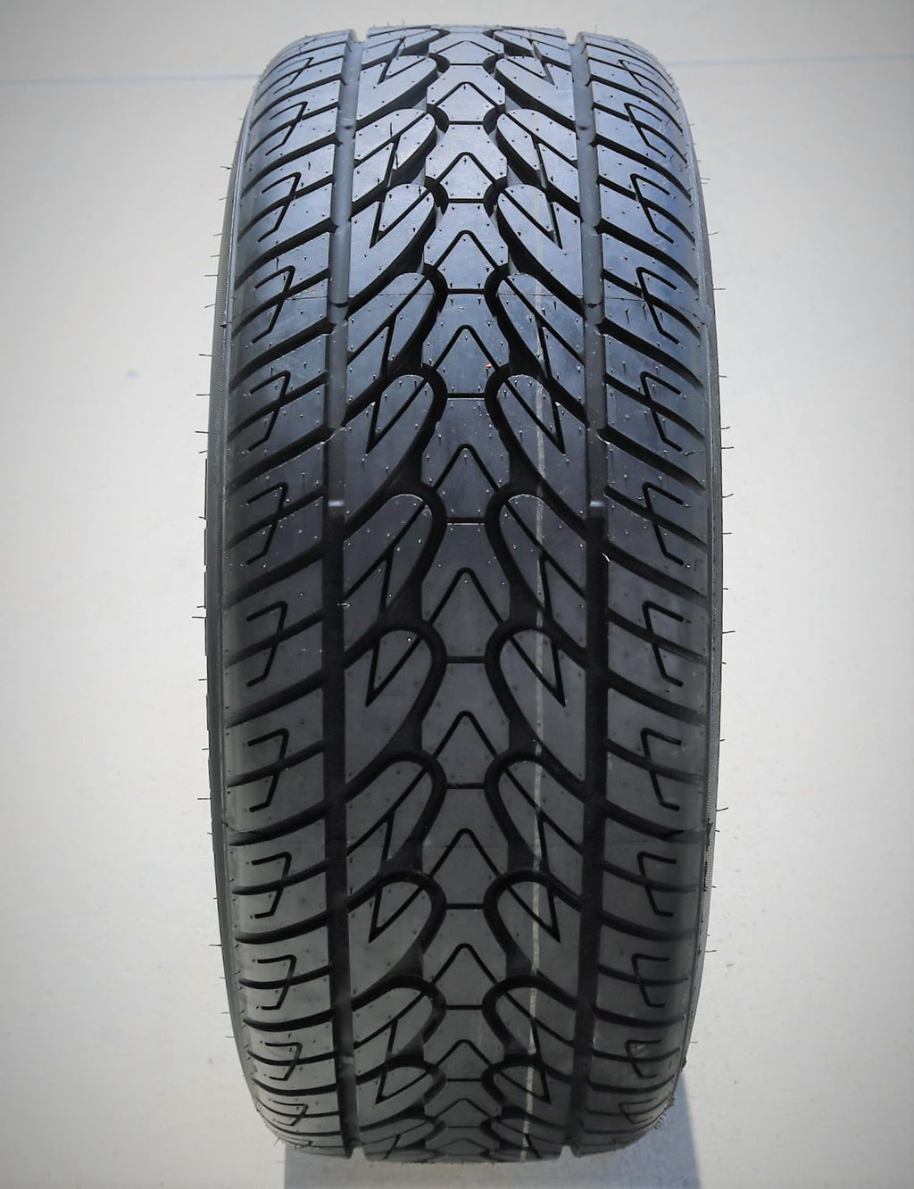 275/55R20 117H All Season XL Performance Tire Y741