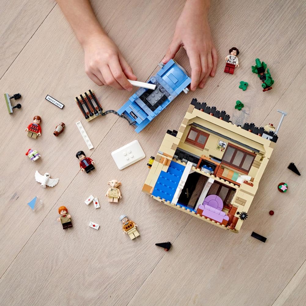 House and Flying Car Toy with Minifigures F819