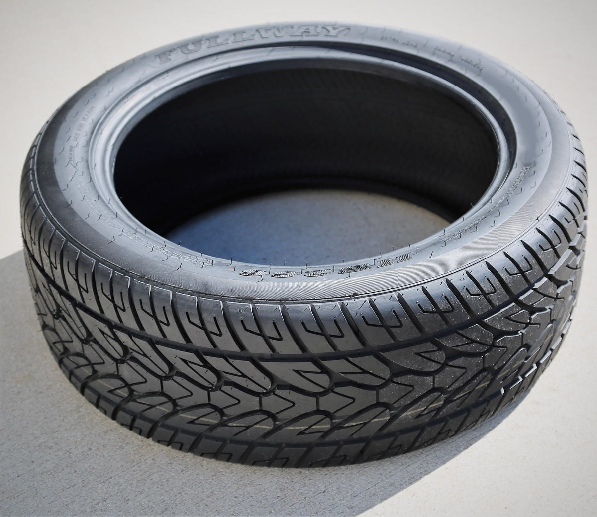 275/55R20 117H All Season XL Performance Tire Y741